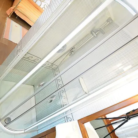 Apartamento Roof Balcony, 2pax, Aircond, Wifi