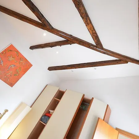 Apartamento Roof Balcony, 2pax, Aircond, Wifi *