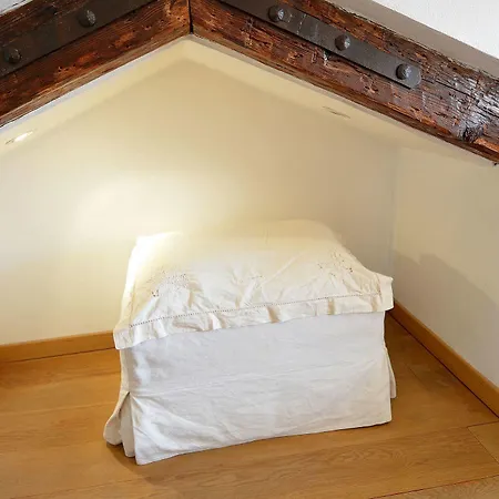 Apartamento Roof Balcony, 2pax, Aircond, Wifi