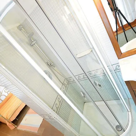 Roof Balcony, 2pax, Aircond, Wifi Apartamento *