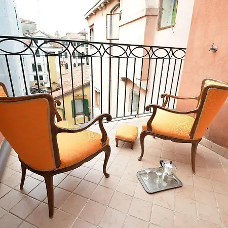 Apartamento Roof Balcony, 2pax, Aircond, Wifi